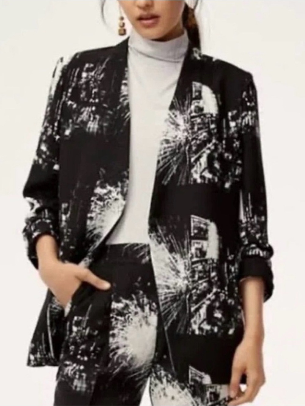 Aritzia Babaton Mcacauley City Lights blazer Size 2 black white career office